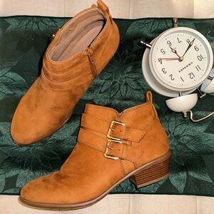WILD DIVA Cognac Ankle Booties